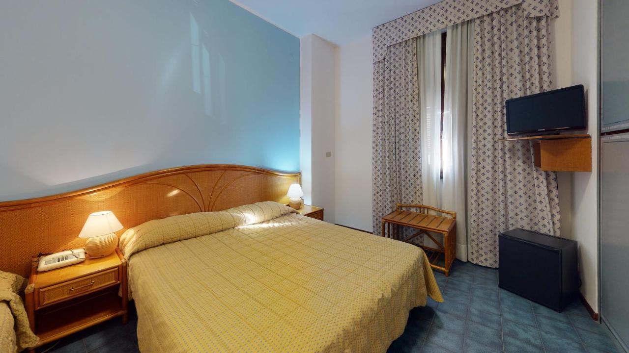 Hotel Zunino Spotorno Luaran gambar