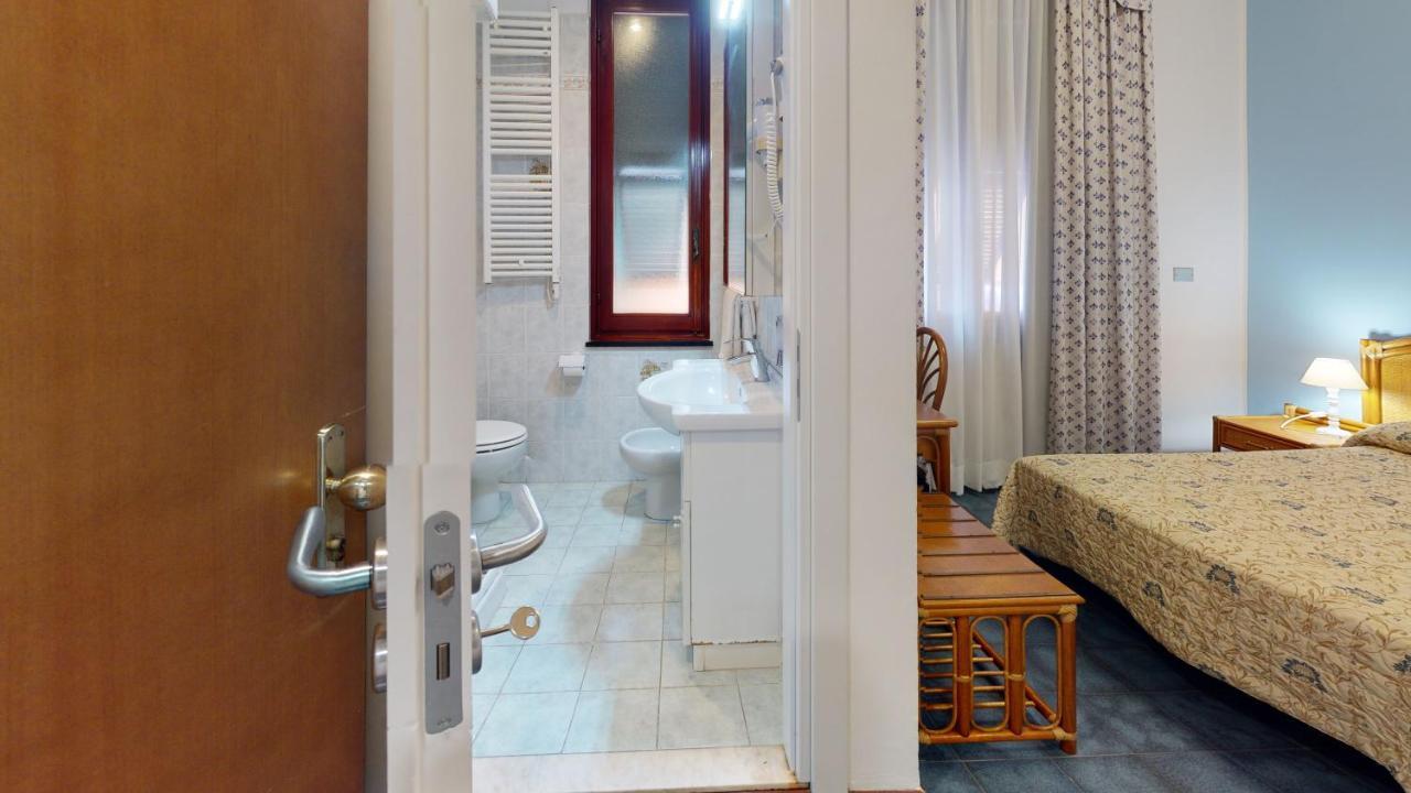 Hotel Zunino Spotorno Luaran gambar