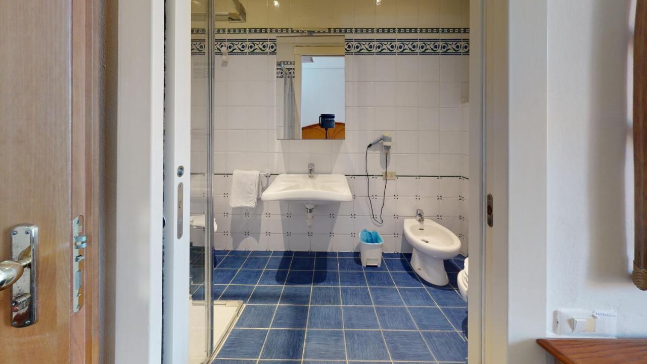 Hotel Zunino Spotorno Luaran gambar