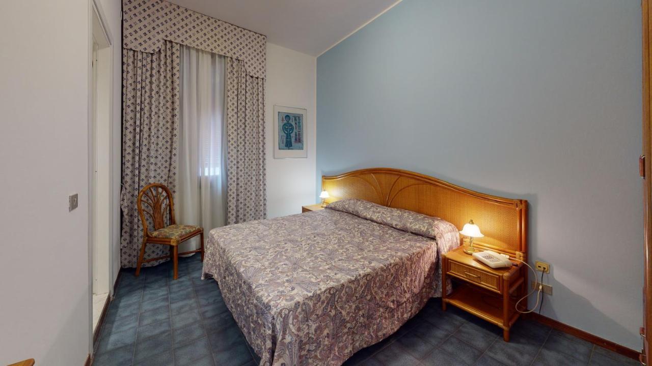 Hotel Zunino Spotorno Luaran gambar