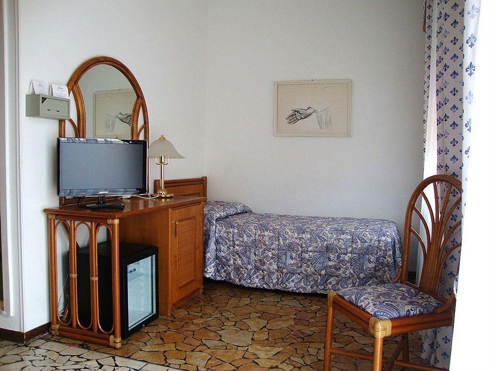 Hotel Zunino Spotorno Luaran gambar