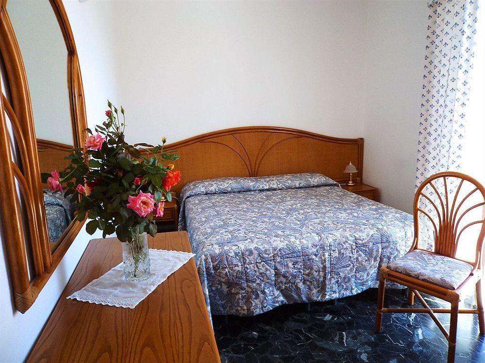 Hotel Zunino Spotorno Luaran gambar